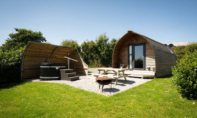 Saint Erth Praze Cabin | Cosy Cabin with Hot Tub in the Cornish Countryside