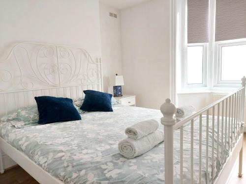 Canterbury Apartment | Cosy Central Canterbury - Modern Victorian