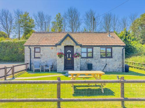 Kewstoke House | Cosy & Characterful, Seaside Cottage, Dog Friendly
