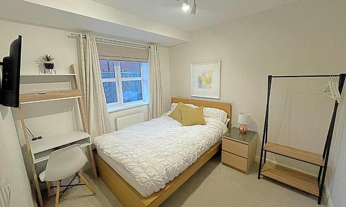 Loughborough Apartment | Cosy & Chic in great location near Loughborough Uni & East Midlands Airport