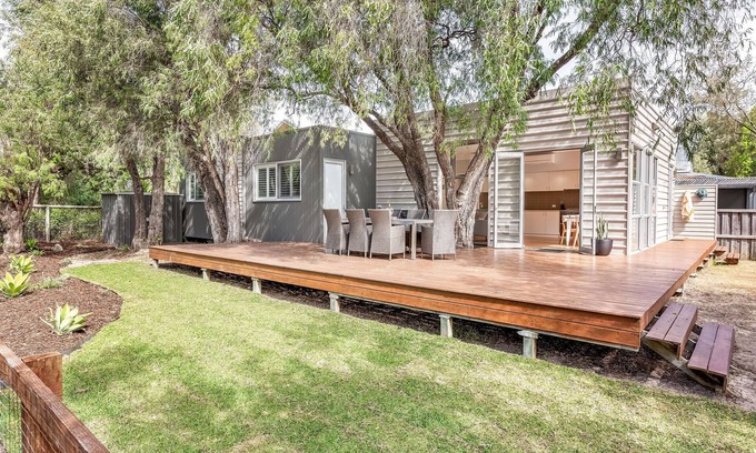 Quindalup House | COSY & CONTEMPORARY BEACH COTTAGE IN A TRANQUIL BEACHSIDE LOCATION