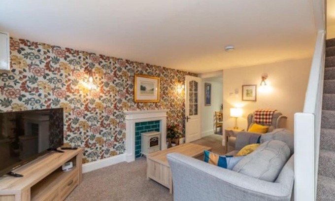 Bere Alston House | Cosy Cottage - Apple Pie Luxury Escapes