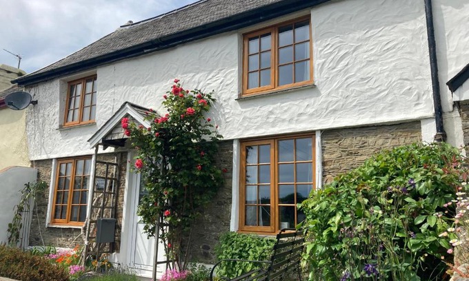 Georgeham House | Cosy Cottage in Lovely Georgeham