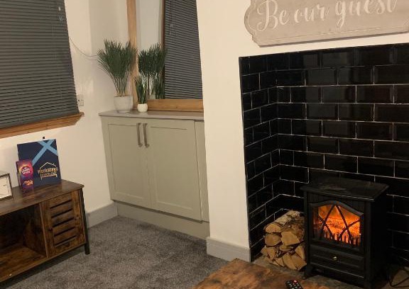 Middlesbrough House | Cosy Cottage in Redcar - Workstays UK