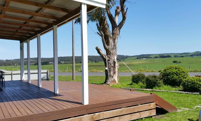 Apollo Bay House | cosy cottage valley views