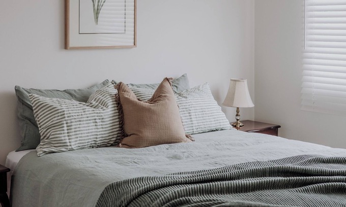 Marysville House | Cosy country cottage, sleeps 8, minutes to town, wood heater.