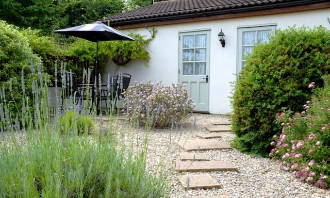 Wedmore Cottage | Cosy Country Cottage near Cheddar and Wedmore