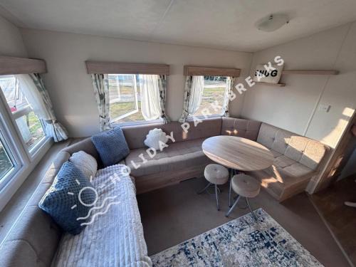 Selsey House | Cosy Cove at Seal Bay - 2 Bedroom Holiday Home on White Horse