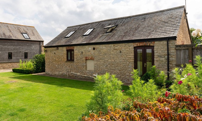 Witney Cottage | Cosy dog friendly holiday cottage for 2 near Witney - Coursehill Barn Annexe