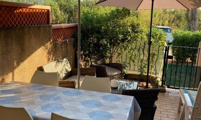 Residences du Golfe de Lava Apartment | Cosy duplex studio 50 m from the beach.