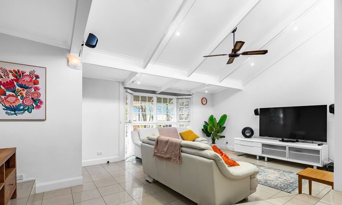 Mildura House | Cosy, Eclectic Inner City 3BR Spacious Period Home