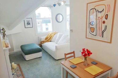 Ludwel Apartment | Cosy, elegant apartment in heart of Ludlow Town