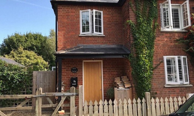 Maidenhead House | Cosy English Cottage