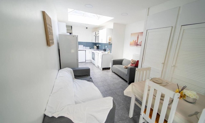 Birmingham Apartment | Cosy Ensuite Style Studio Close to University!