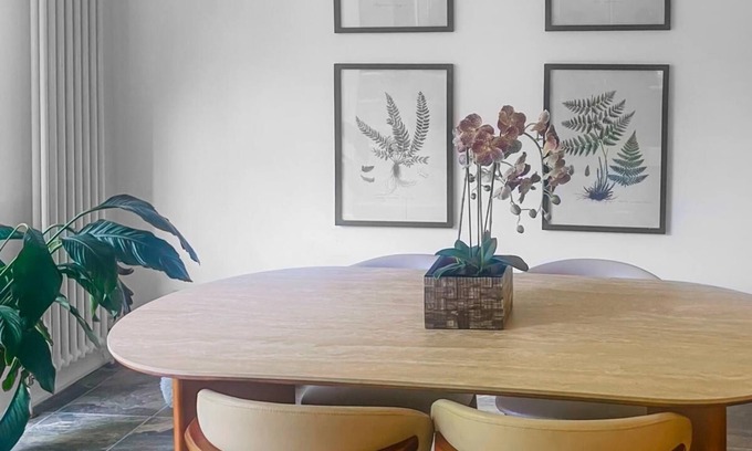 Coombe Hill House | Cosy Family Home in Kingston