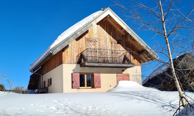 La Feclaz Ski Chalet | Cosy family chalet in La Féclaz, on the Plateau Sud.