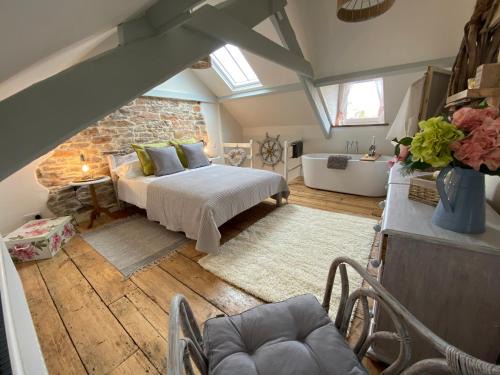Brixham House | Cosy Fisherman’s Cottage: 150m to Brixham Harbour