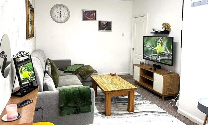 Acocks Green Apartment | Cosy Flat 6 People, Short Drive - NEC-Airport-Birmingham-Solihull