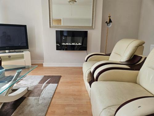 Addiscombe Apartment | Cosy Flat with private entrance near East Croydon