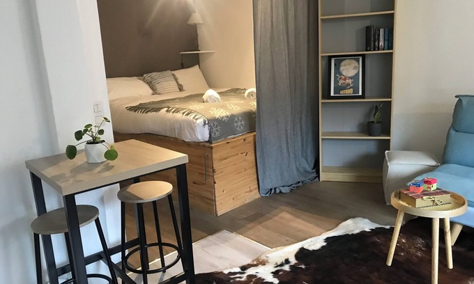Les Varcins Apartment | Cosy apartment 4 minute drive from the slopes and Saint Martin De Bellville