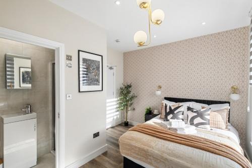 Upper Edmonton Apartment | Cosy Gem next North Mid Hospital & Hotspur Stadium