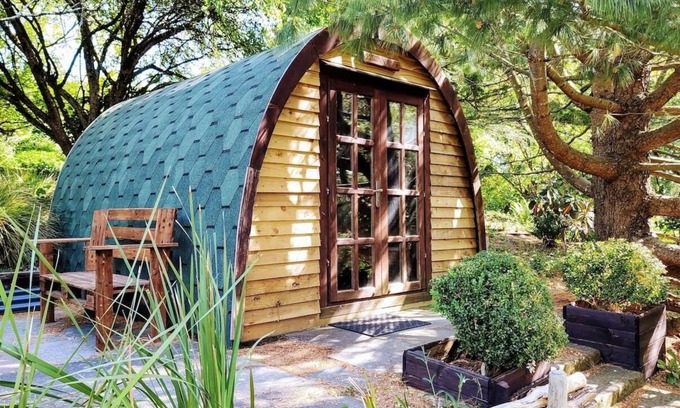 Saltash Cabin | Cosy Glamping at The Greenhouse Spa Retreat
