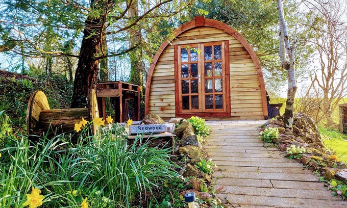 Saltash Cabin | Cosy Glamping at The Greenhouse Spa Retreat