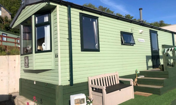 Penparcau House | Cosy holiday caravan minutes from the beach