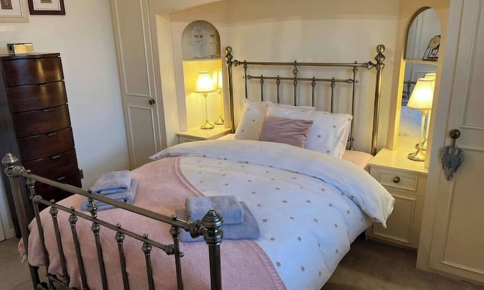 Wolverhampton Apartment | Cosy home in quiet cul-de-sac