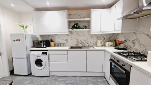 Grays House | Cosy Home near Central London