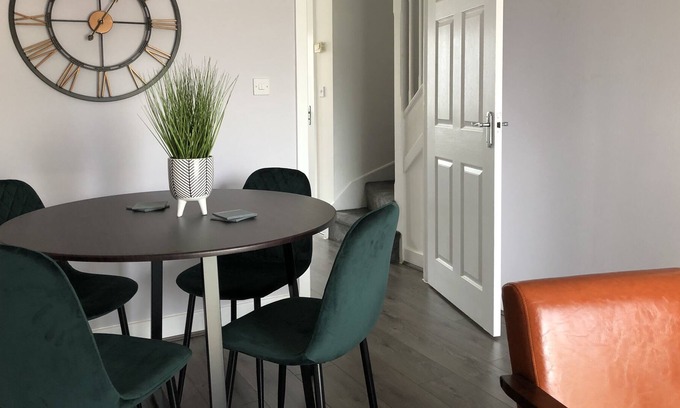 Weston on Trent House | Cosy House │ RICOH │ M6 │ Sleeps 6 │ EMPOWER HOMES