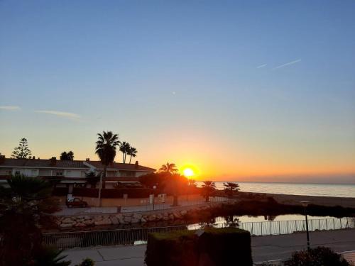 Creixell Apartment | Cosy house with garden infront of the sea