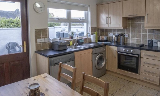 Carnlough House | Cosy Idealic Holiday let set in a Beautiful Coastal Village With all Amenities