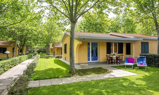 Le Rocchette House | Cosy apartment in villa for 3 people with pool, WIFI, A/C, TV, patio and parking