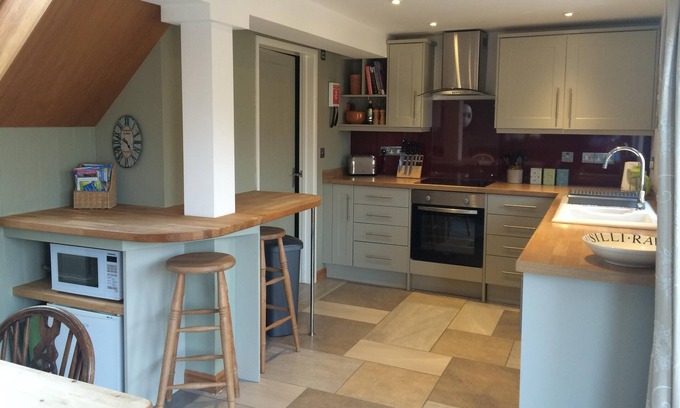 Swanage Cottage | Cosy Lodge Set In An Idyllic Location Surrounded By Open Countryside