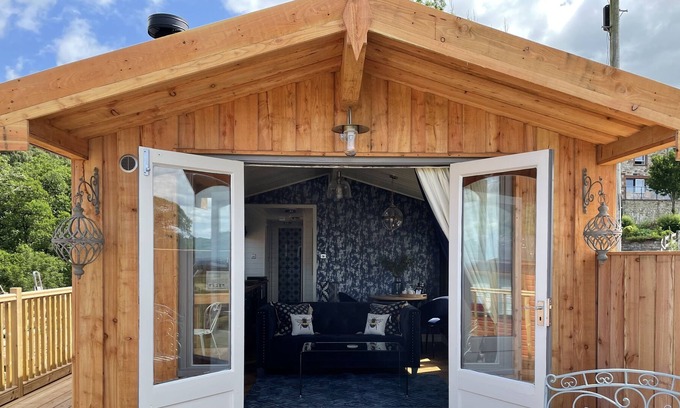 Castle Carrock Cottage | Cosy Lodge with Private Hot Tub in Tottergill Farm