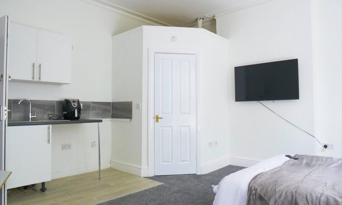 Leamington Spa Apartment | Cosy & Modern 1 Bed Studio