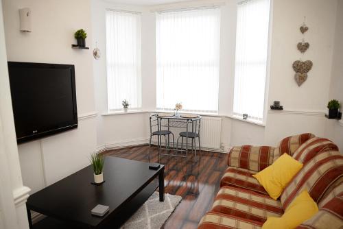 Liverpool Apartment | Cosy Orrell Park Retreat Near Anfield and Aintree