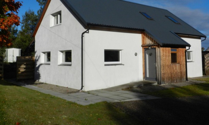 Nethy Bridge House | Cosy, peaceful cottage with views to hills and woodlands