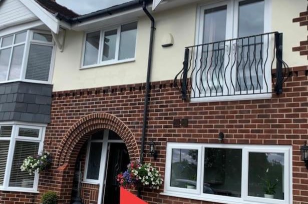Hazel Grove Apartment | Cosy Private Apartment MCR Airport, Free Parking