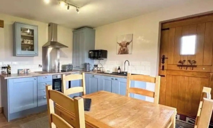 Dilhorne House | Cosy, romantic, intimate cottage. 20mins from Alton Towers.