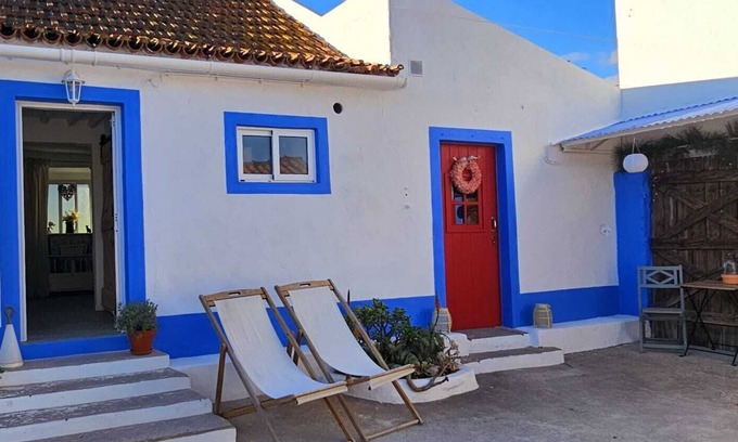 Outeiro da Cabeca Cottage | Cosy Rustic Cottage in a Rural setting.