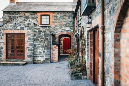Bailliesmill House | Cosy Rustic Cottages for Large Groups