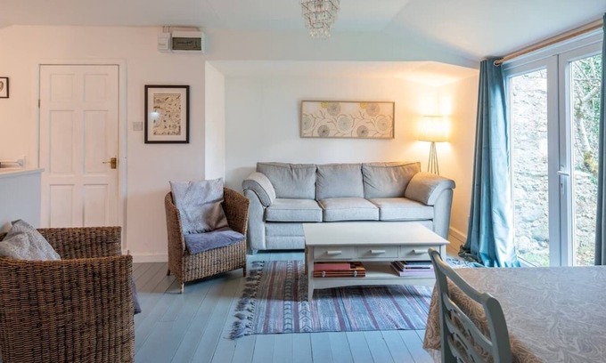 Fort Augustus Ski Chalet | Cosy secluded chalet with private parking and garden in centre of Fort Augustus