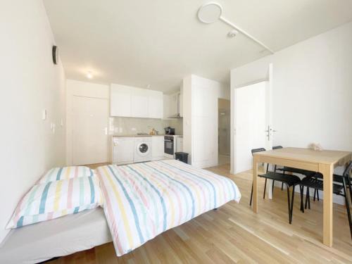 Asnieres-sur-Seine Apartment | Cosy, simple, centrale, easy transport