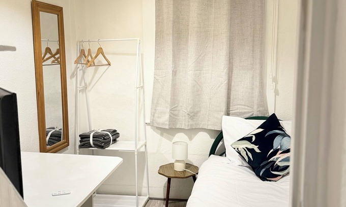 Walthamstow House | Cosy single room near station