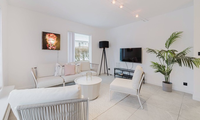Seltjarnarnes Apartment | Cosy & Spacious apartment - Free parking