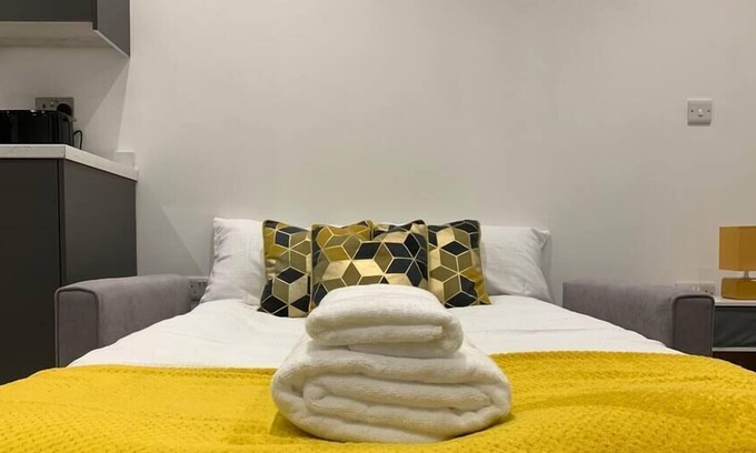 Doncaster Apartment | Cosy Studio Apartment - Near Doncaster Hospital