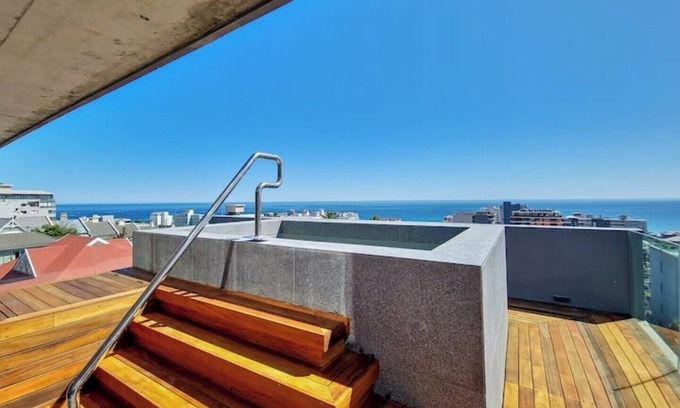 Bantry Bay Apartment | Cosy Studio in Prime Location