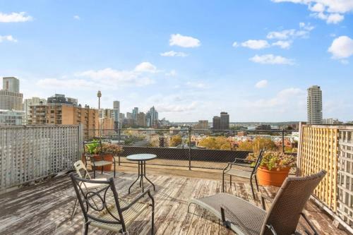 Darlinghurst Apartment | Cosy Studio with City Views